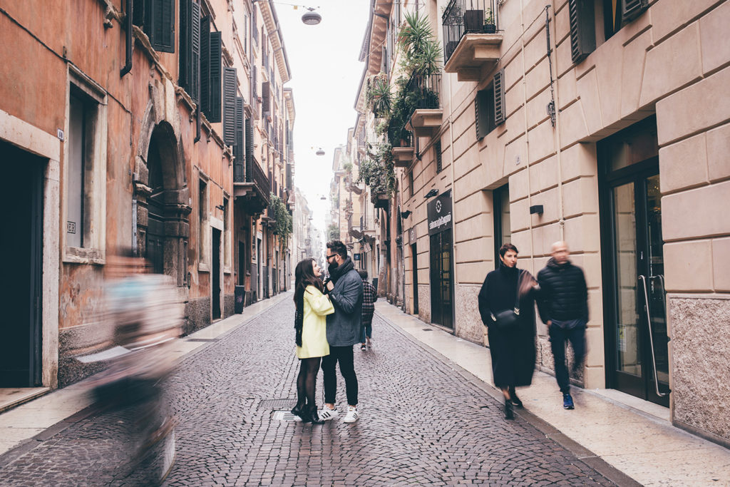 Foto di coppia in via santa anastasia a Verona