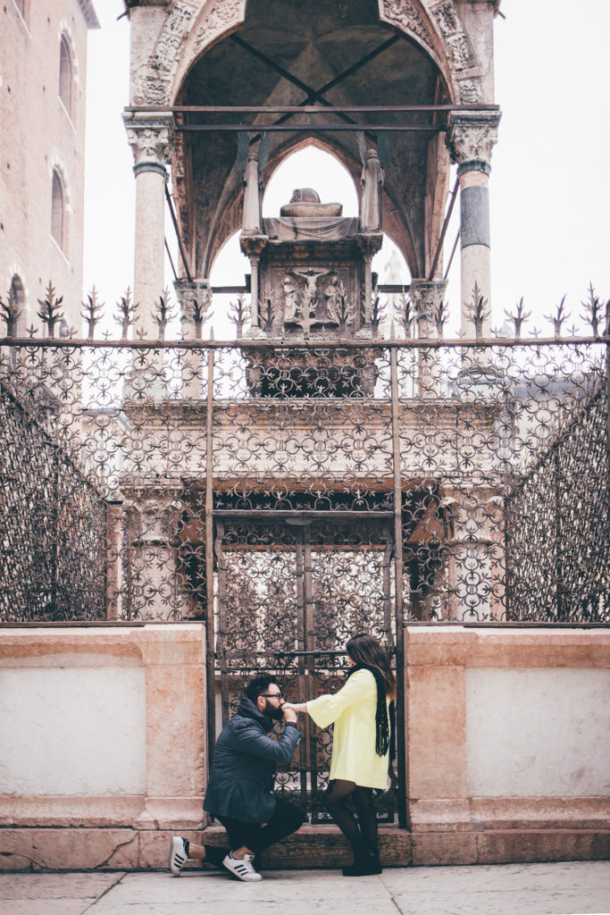 Foto di coppia alle arche scaligere di Verona